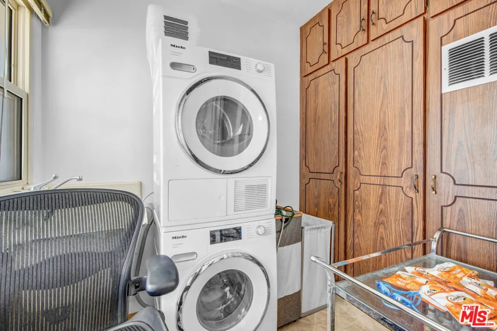 1044 Chelsea Avenue Santa Monica, CA 90403