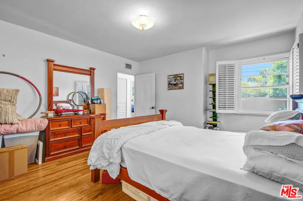 1044 Chelsea Avenue Santa Monica, CA 90403