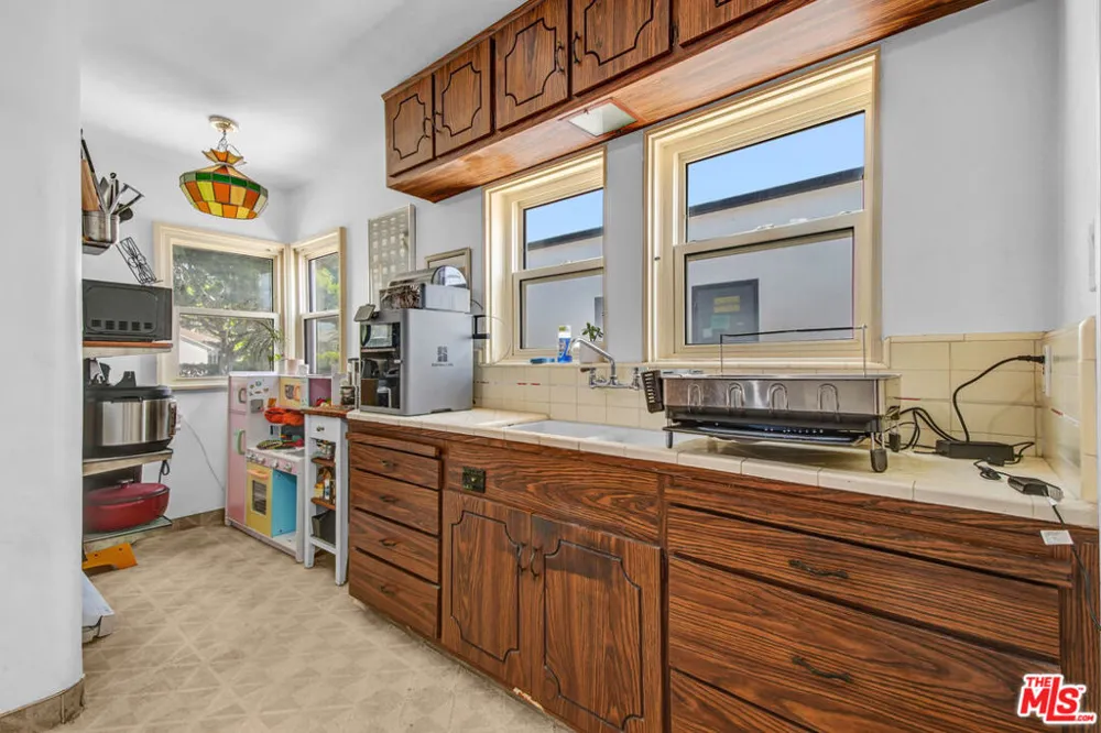 1044 Chelsea Avenue Santa Monica, CA 90403