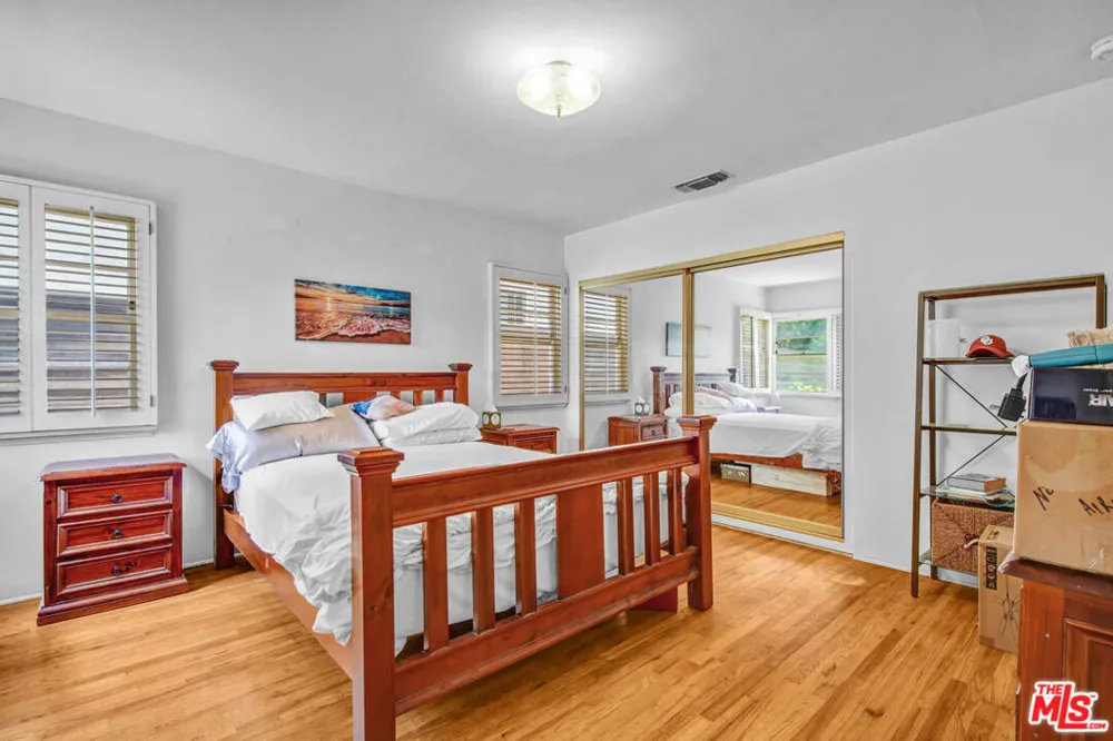 1044 Chelsea Avenue Santa Monica, CA 90403