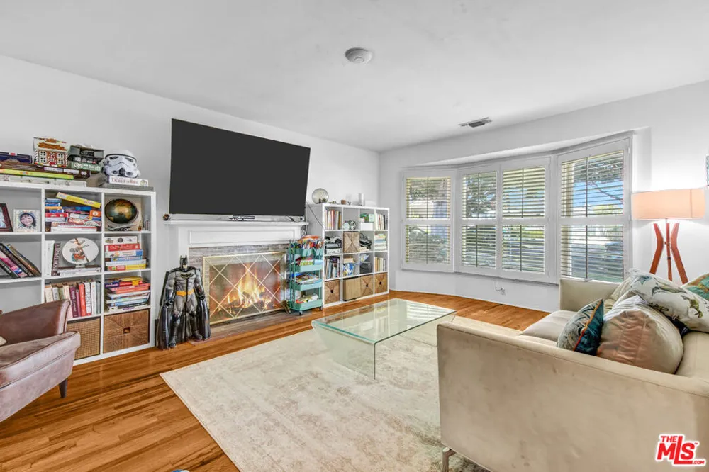 1044 Chelsea Avenue Santa Monica, CA 90403