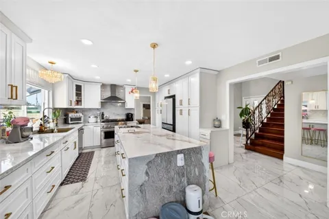 251 Avenida Santa Anita