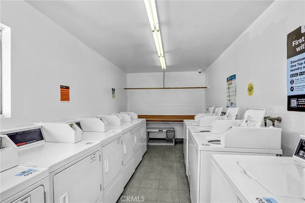 2891 Canyon Crest #15 Riverside, CA 92507