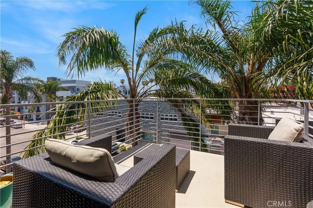 13320 Beach Avenue #301 Marina del Rey, CA 90292