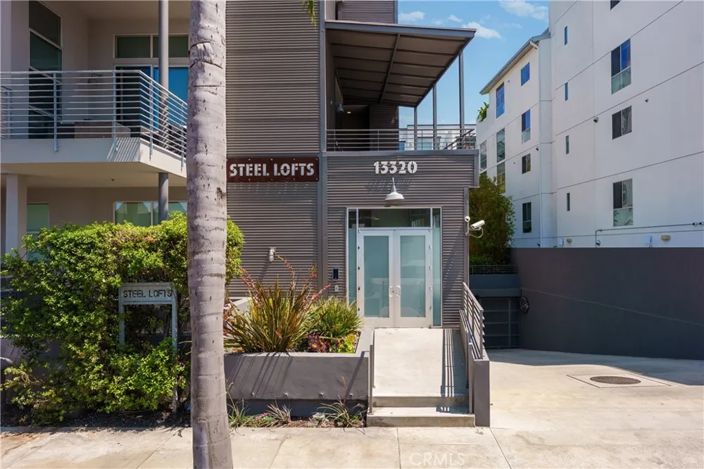13320 Beach Avenue #301 Marina del Rey, CA 90292