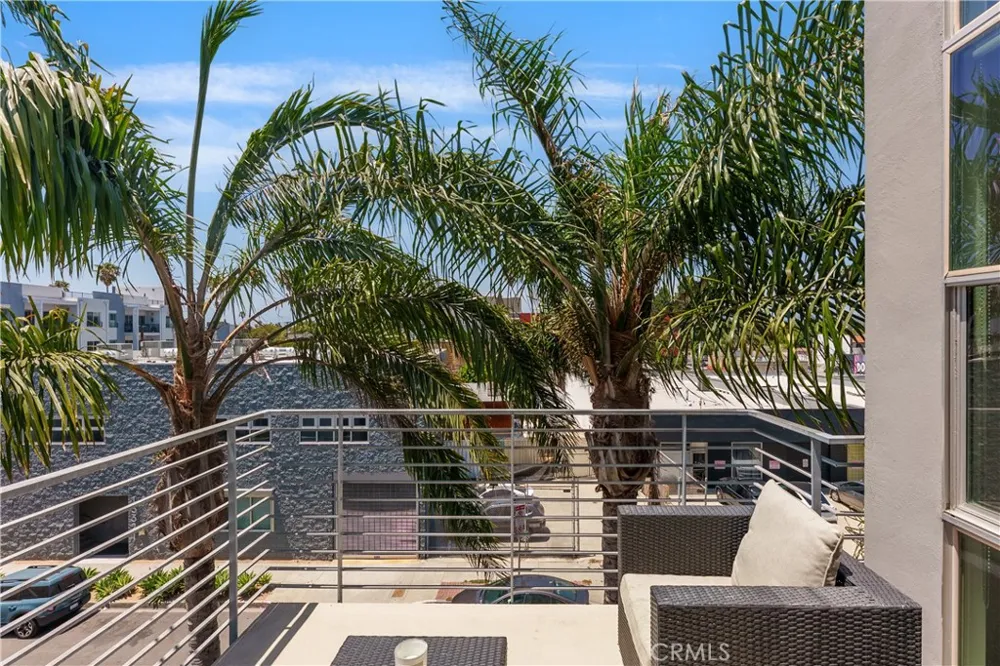 13320 Beach Avenue #301 Marina del Rey, CA 90292