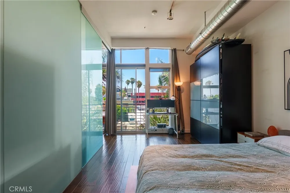13320 Beach Avenue #301 Marina del Rey, CA 90292
