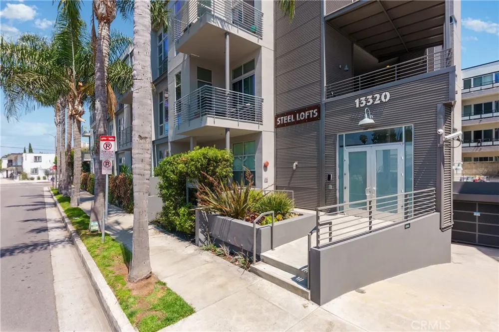 13320 Beach Avenue #301 Marina del Rey, CA 90292