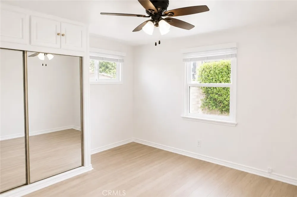 17144 Burton Street Lake Balboa, CA 91406