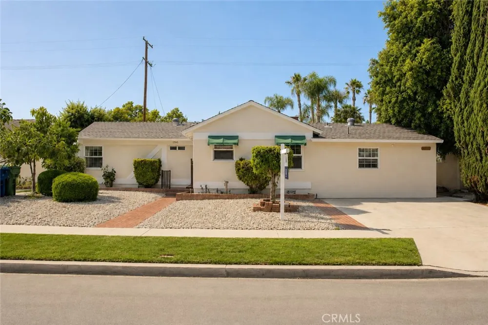 17144 Burton Street Lake Balboa, CA 91406