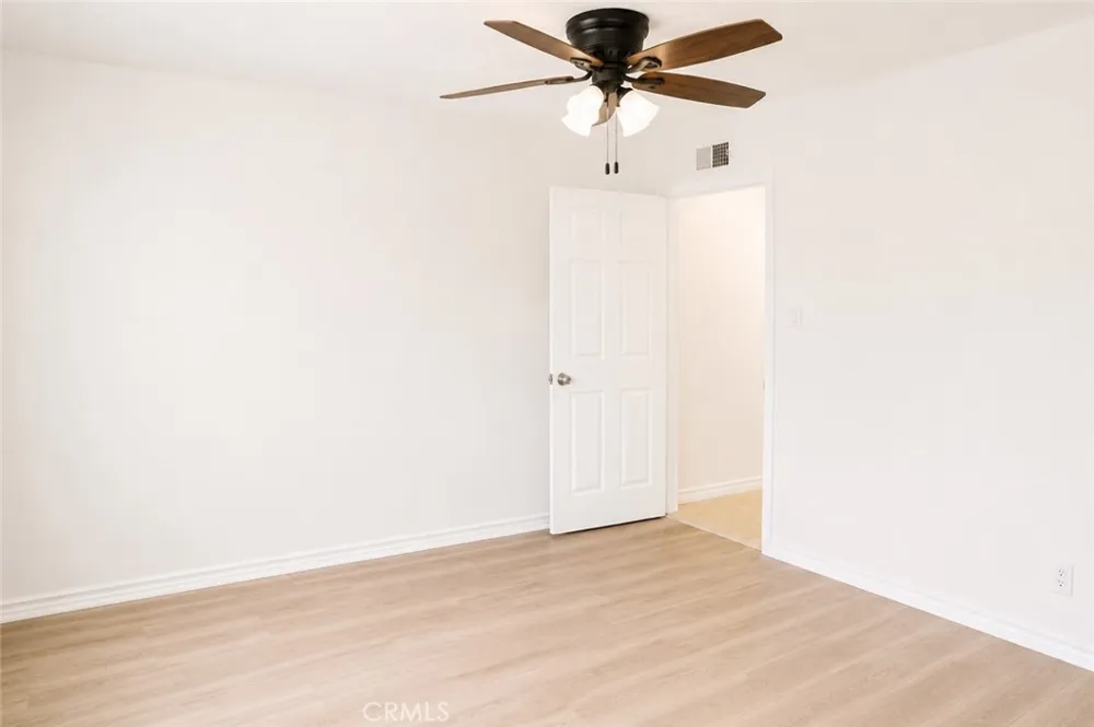 17144 Burton Street Lake Balboa, CA 91406