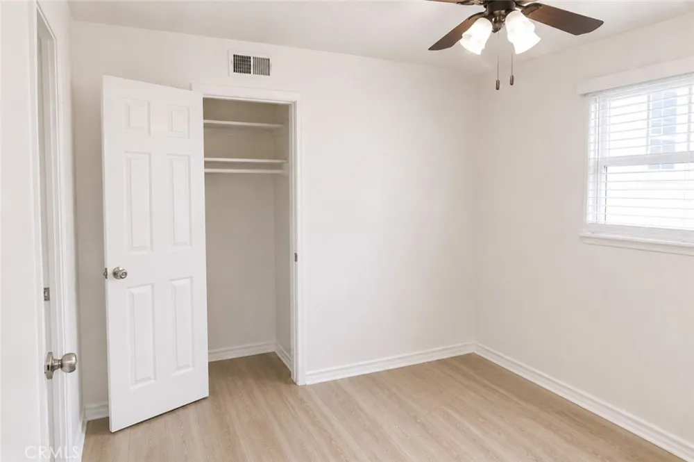 17144 Burton Street Lake Balboa, CA 91406