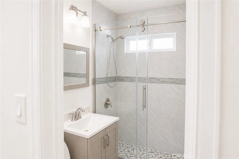 17144 Burton Street Lake Balboa, CA 91406