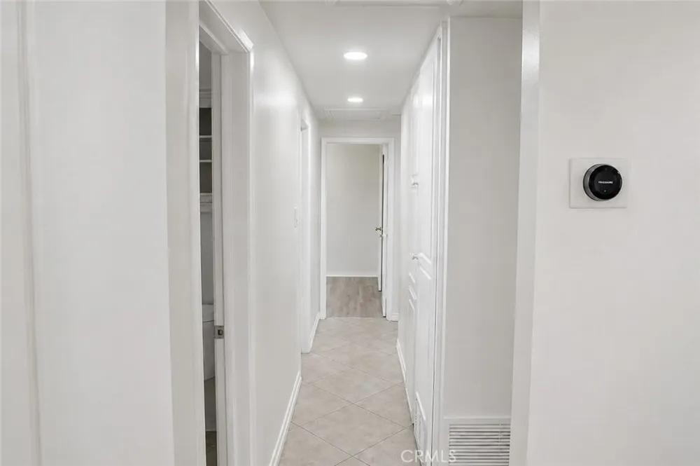 17144 Burton Street Lake Balboa, CA 91406