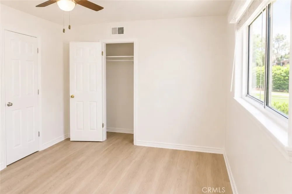 17144 Burton Street Lake Balboa, CA 91406