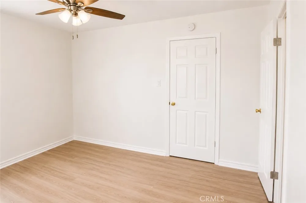 17144 Burton Street Lake Balboa, CA 91406