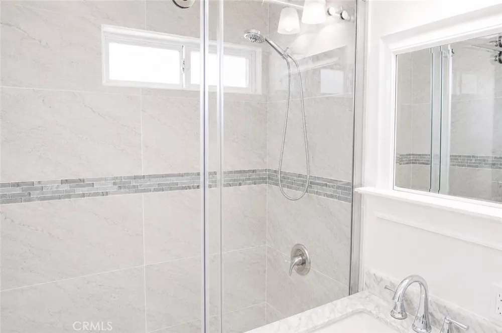 17144 Burton Street Lake Balboa, CA 91406