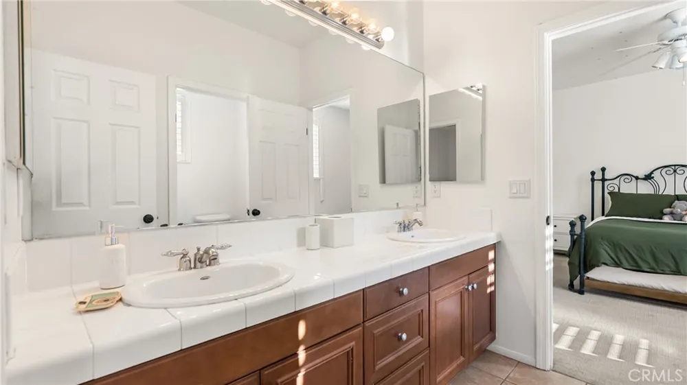 22238 Evening Star Court Saugus, CA 91390