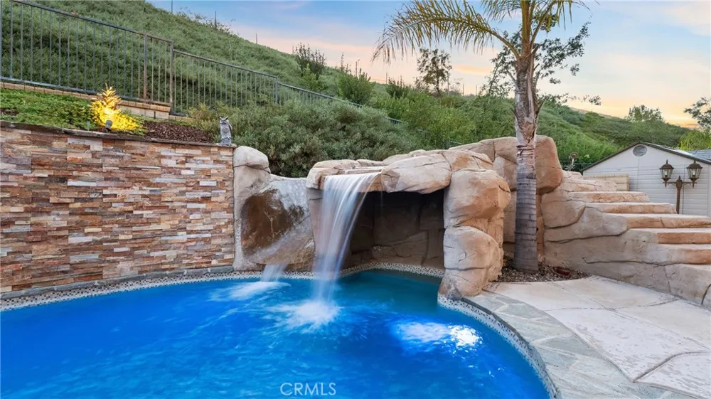 22238 Evening Star Court Saugus, CA 91390