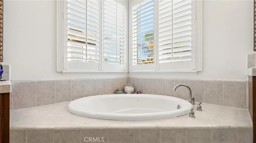 22238 Evening Star Court Saugus, CA 91390