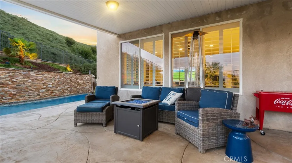 22238 Evening Star Court Saugus, CA 91390