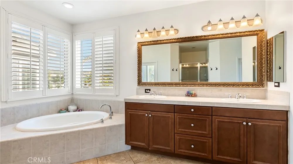 22238 Evening Star Court Saugus, CA 91390