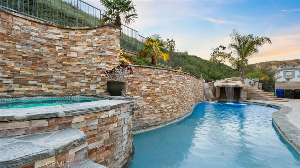 22238 Evening Star Court Saugus, CA 91390