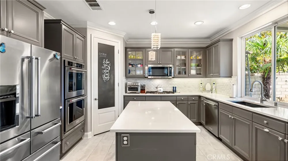 22238 Evening Star Court Saugus, CA 91390