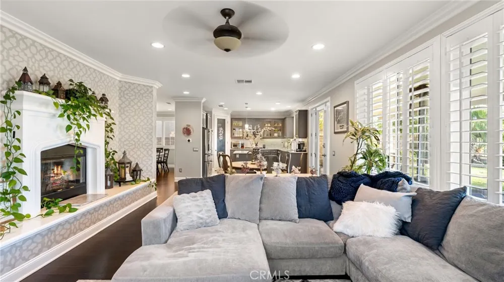 22238 Evening Star Court Saugus, CA 91390