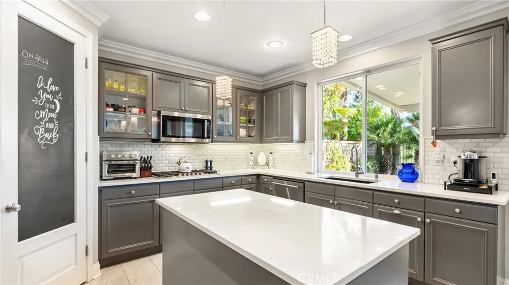 22238 Evening Star Court Saugus, CA 91390