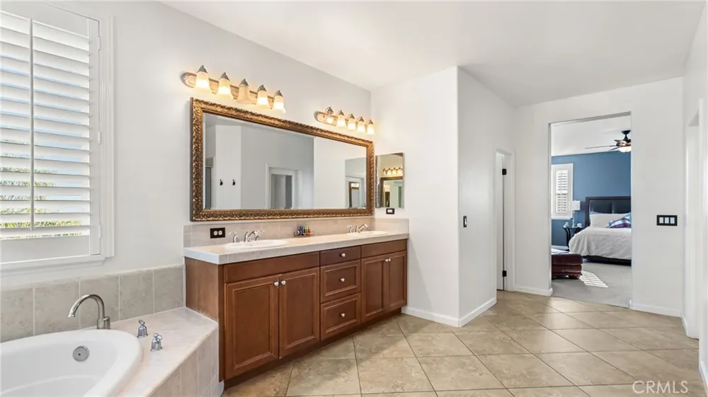 22238 Evening Star Court Saugus, CA 91390