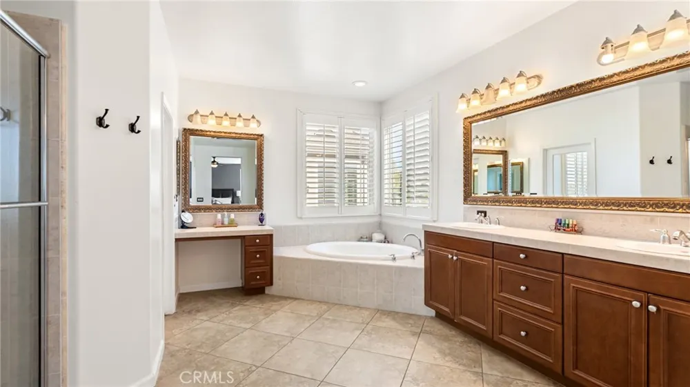 22238 Evening Star Court Saugus, CA 91390