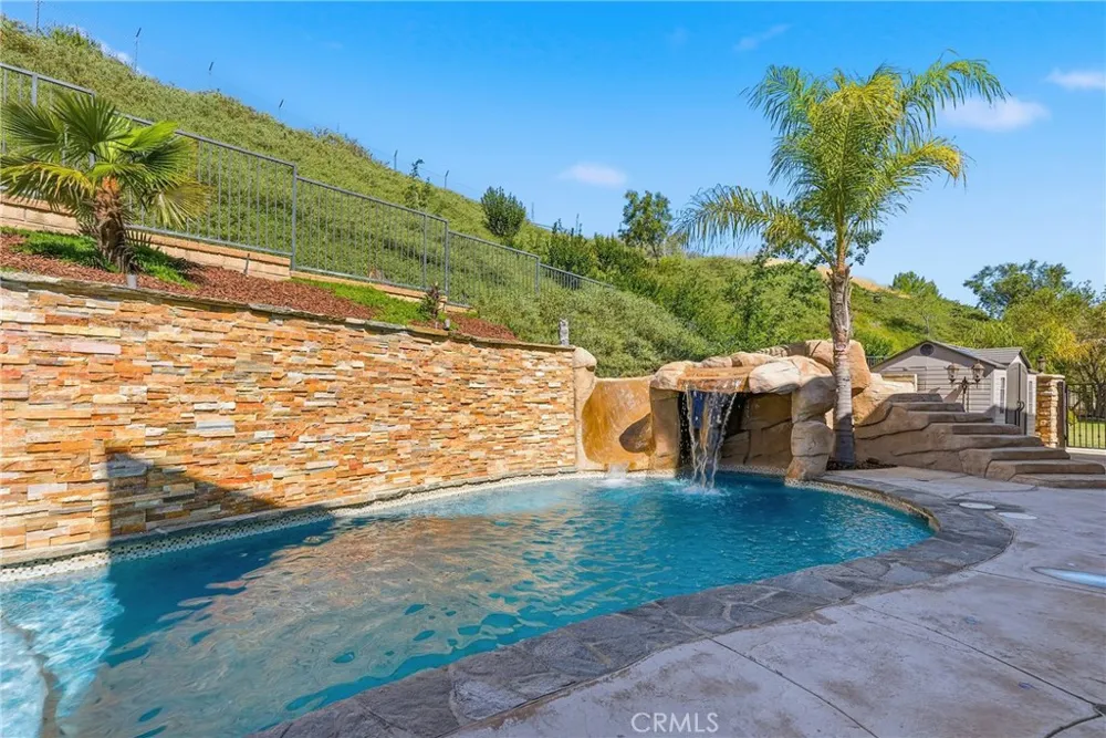 22238 Evening Star Court Saugus, CA 91390