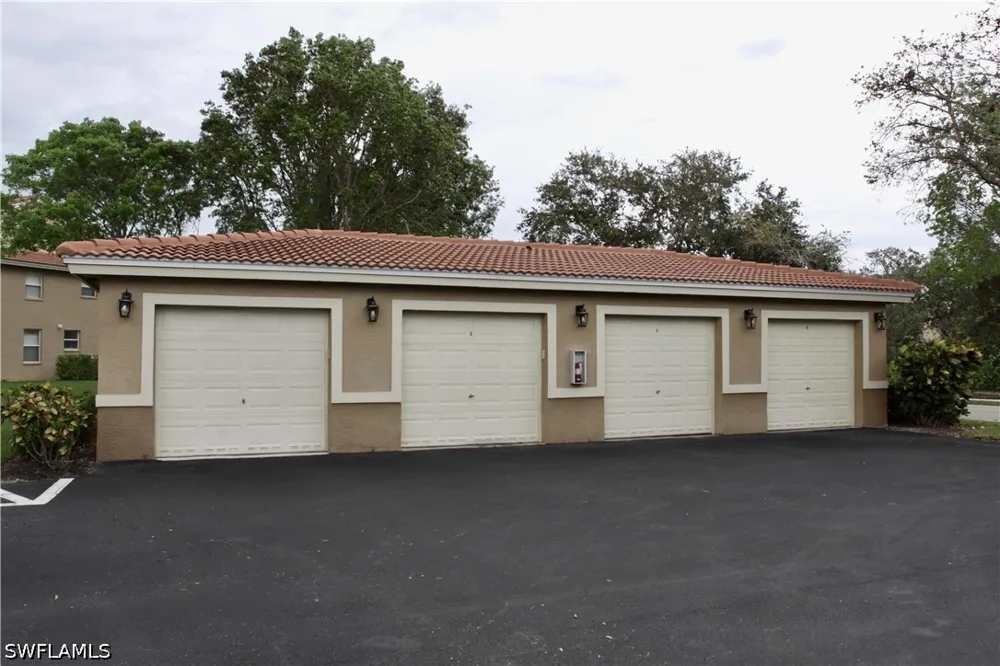 Huntington Lakes Circle #103 Naples, FL 34119