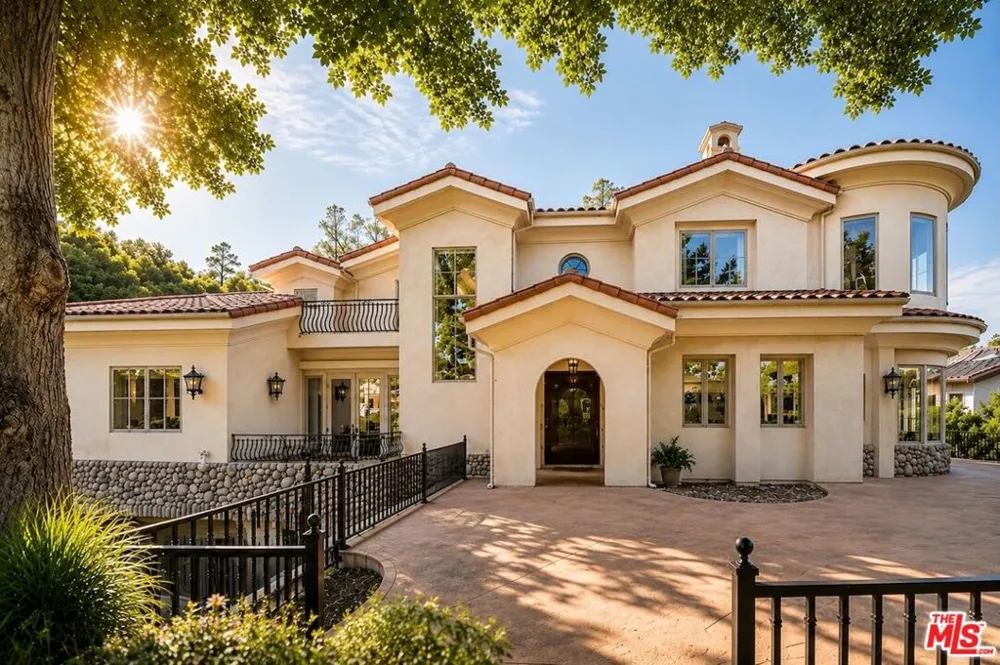 868 Braewood Court South Pasadena, CA 91030