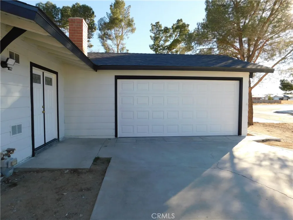 21306 Bancroft Court California City, CA 93505