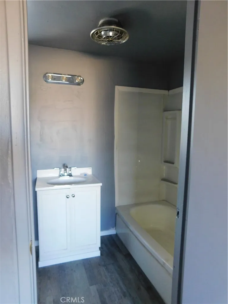 21306 Bancroft Court California City, CA 93505