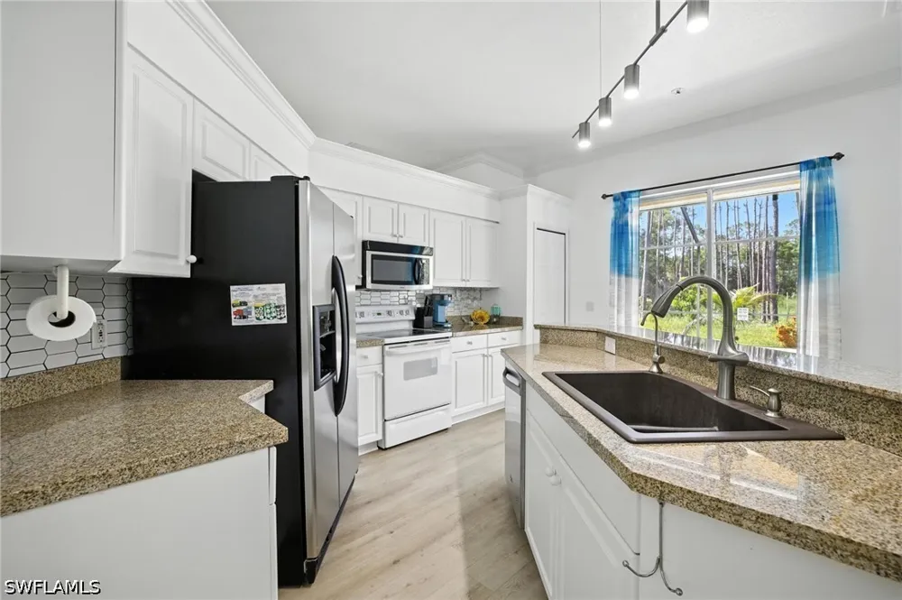 25th Avenue SW Naples, FL 34117