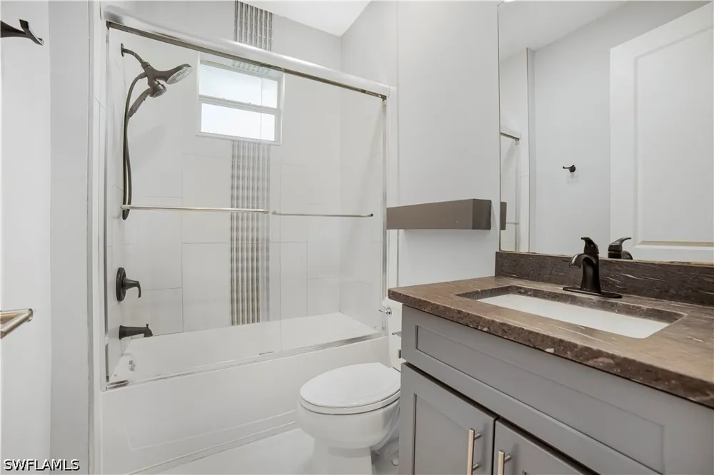 6th Avenue SE Naples, FL 34117