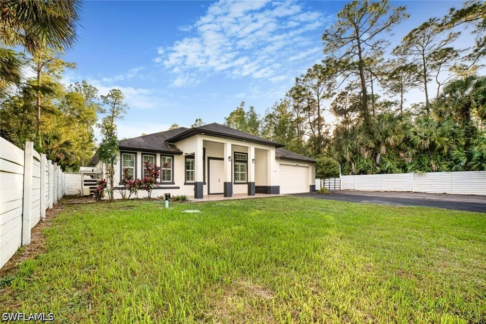6th Avenue SE Naples, FL 34117