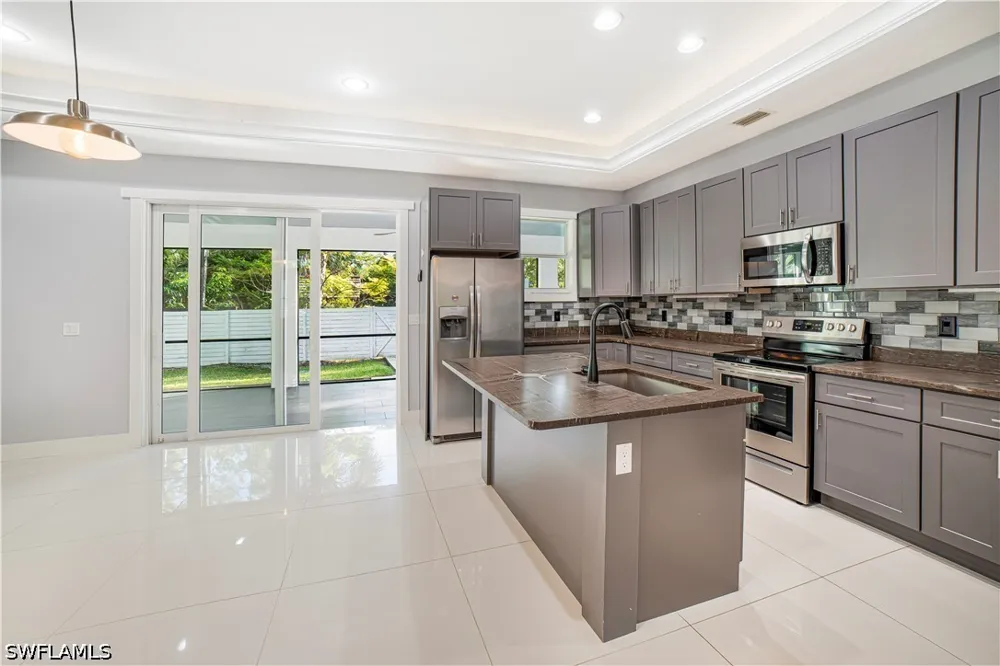 6th Avenue SE Naples, FL 34117