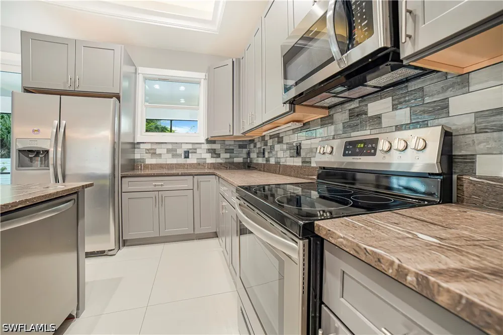 6th Avenue SE Naples, FL 34117