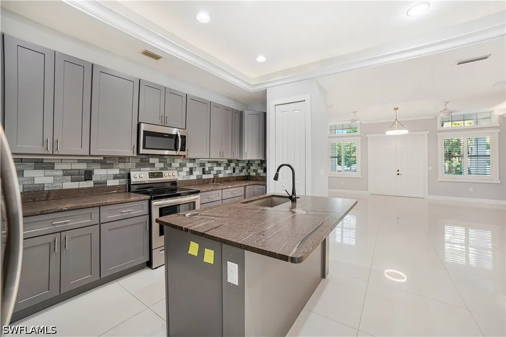 6th Avenue SE Naples, FL 34117