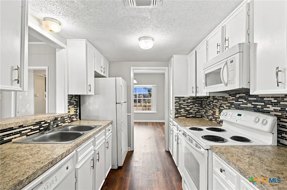 3 Northshire Street Victoria, TX 77904
