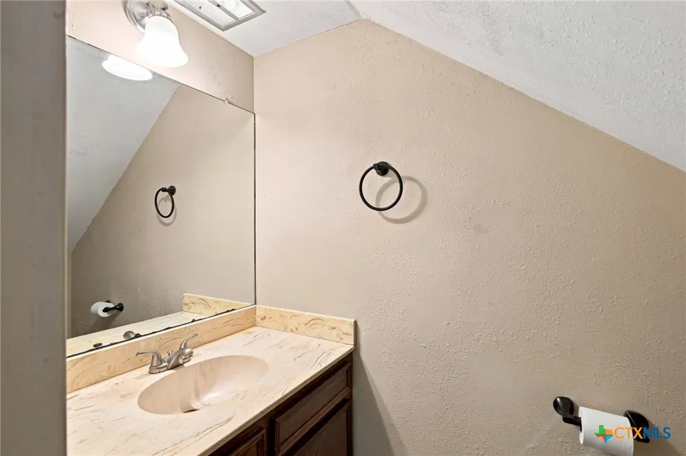 3 Northshire Street Victoria, TX 77904