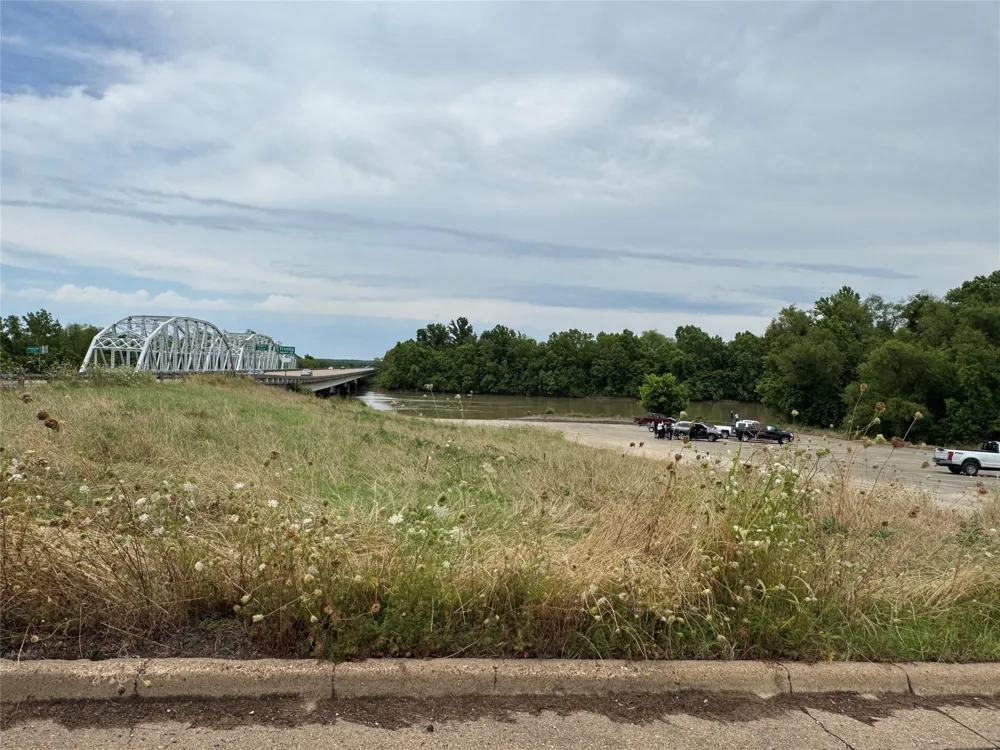 Lake Road Riverside, TX 77320