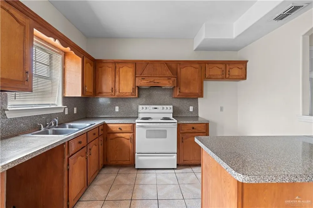 2606 Charleston Lane Pharr, TX 78577