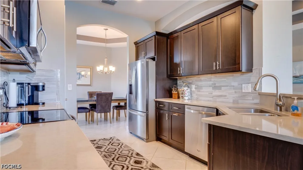 Glastonbury Circle #202 Fort Myers, FL 33913