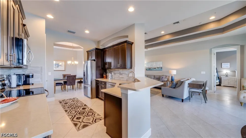Glastonbury Circle #202 Fort Myers, FL 33913