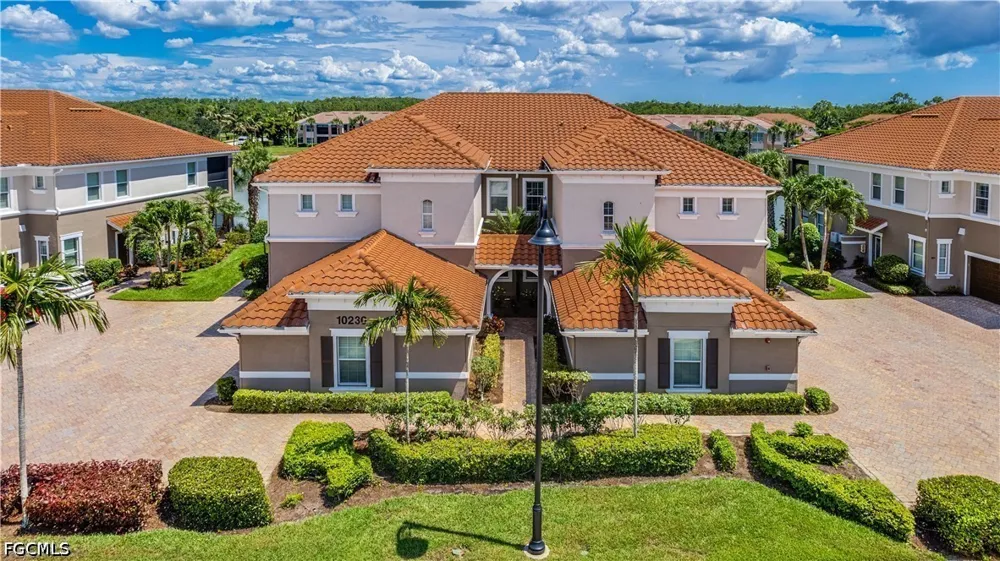 Glastonbury Circle #202 Fort Myers, FL 33913
